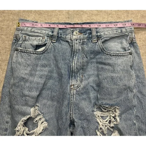American Eagle Outfitters | Mom Jean | Destroyed Distressed | Size  8 - Picture 12 of 14